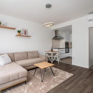 Bauer Downtown Apartment